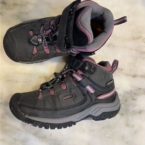 Keen dry waterproof kids boots